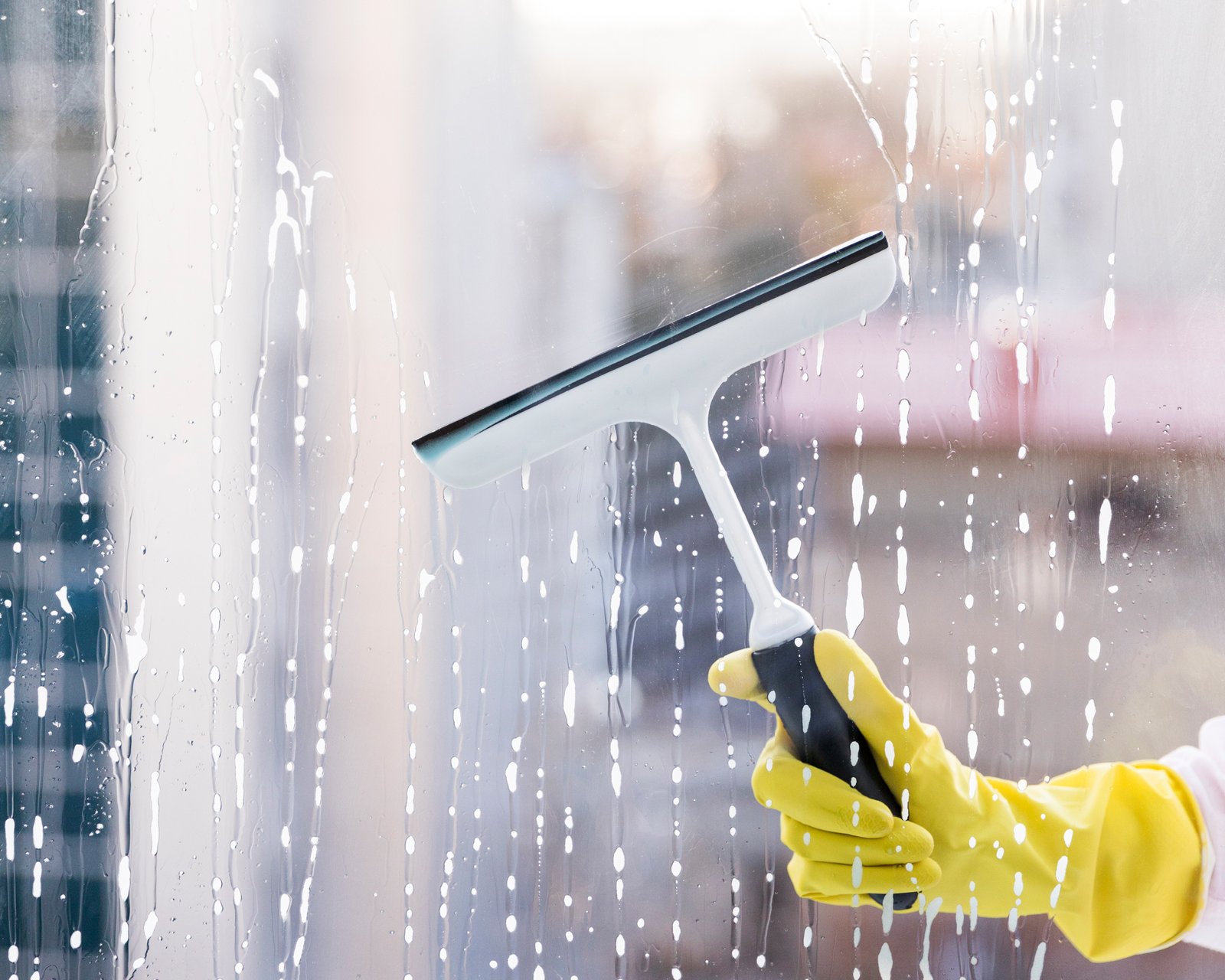 Glas und Fensterreinigung